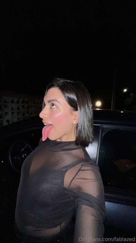 Look at me 👀 Mírame 👅