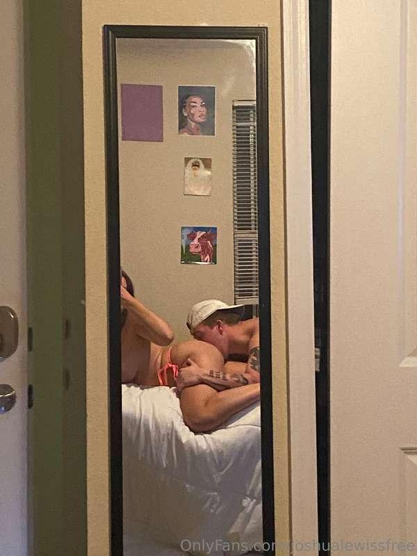 I love eating her ass while she watches in the mirror 😏