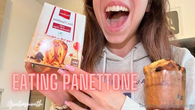I EAT a PANETTONE 🧁Since December is here, I decided to eat ..