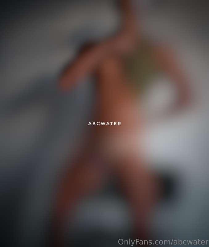 For lovers of olive green singlet and everything beneath (Ti..