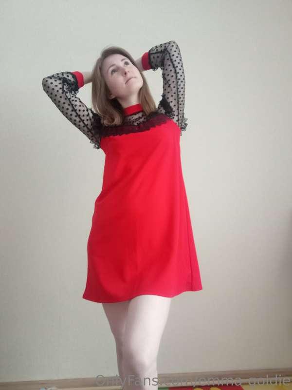 🔴 Red alert! Can the color red be arousing? 😏

Some say it's..