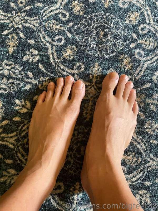 🦶🏼🦶🏼