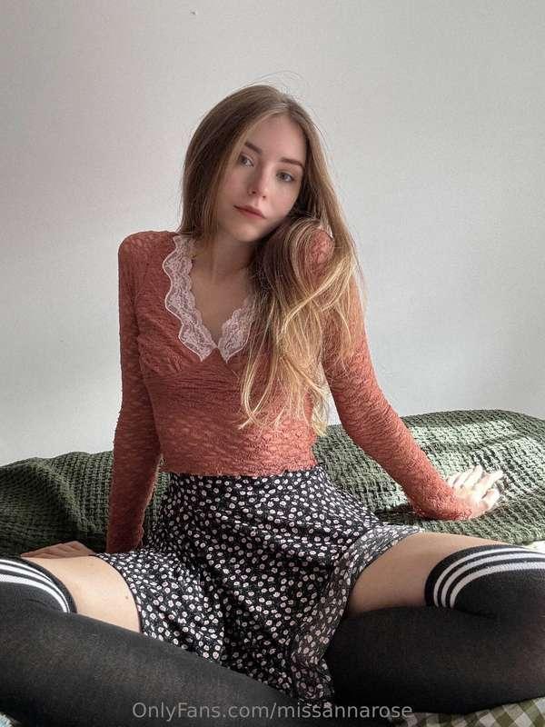 Want to see a bit more of me in this outfit? 💕I lift my top ..