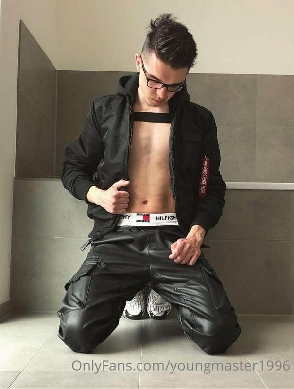 How it started and how it ended 😈💦💦 wearing this cargo makes..