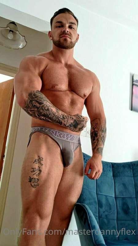 Hows the veiw from down there you runt 😈