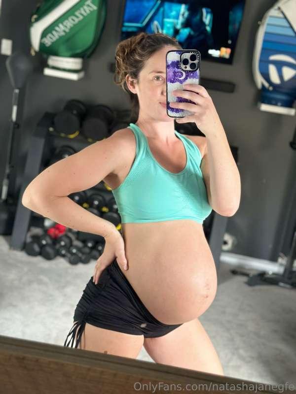 200+ likes on this post and I’ll do another pregnancy update..