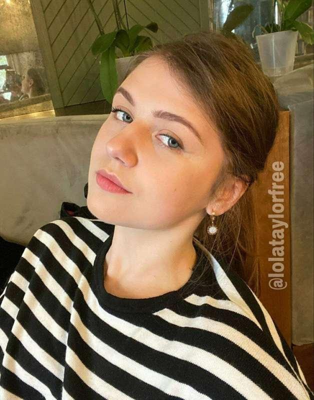 ## 𝐖𝐚𝐧𝐧𝐚 𝐥𝐨𝐨𝐤 𝐬𝐨𝐦𝐞𝐭𝐡𝐢𝐧𝐠 𝐡𝐨𝐭? 🔥🥵  𝐓𝐡𝐢𝐬 𝐛𝐞𝐚𝐮𝐭𝐲 @lolataylorfree..