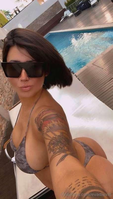 Free subscription @milkymommy11  i'm a freakky MILF doing co..