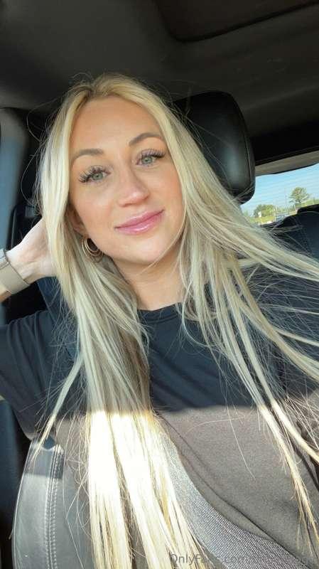 Make sure to **turn rebill on** to receive my hottest video ..