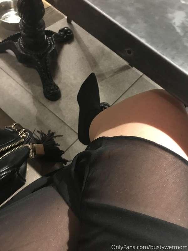 under table wiew