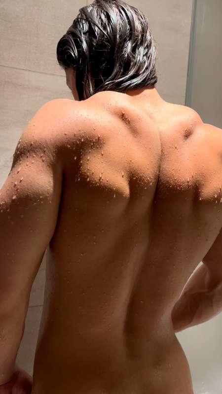 Muscular back play :)