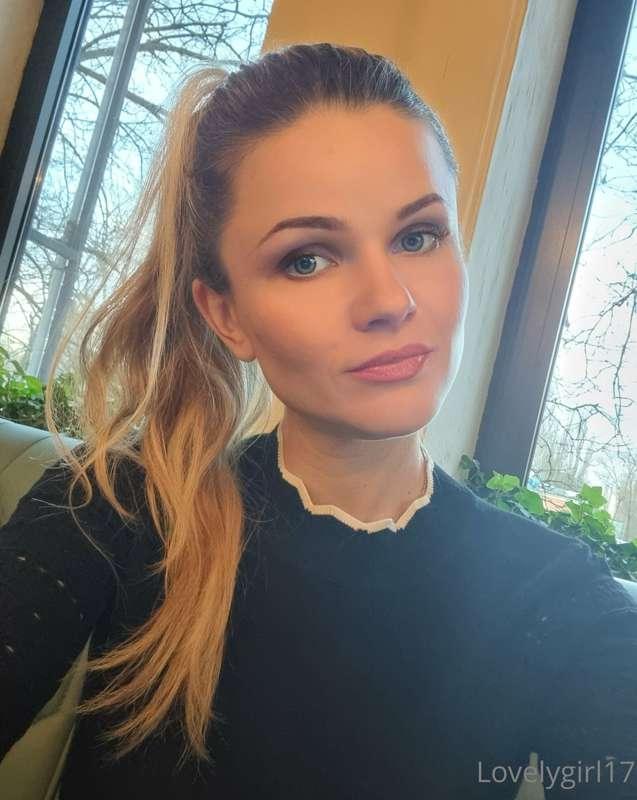 How are your working days?))