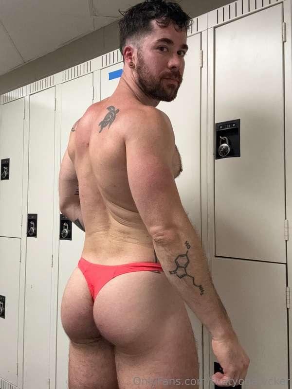 Thong day. DM me if you wanna take it off my hands 😜