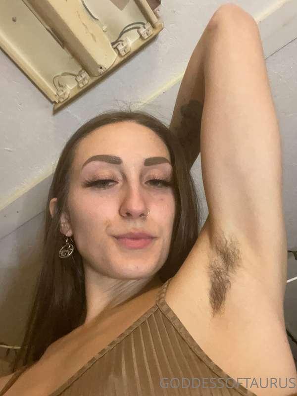 My good local bitch kicked my sweaty pits and feet CLEAN. No..