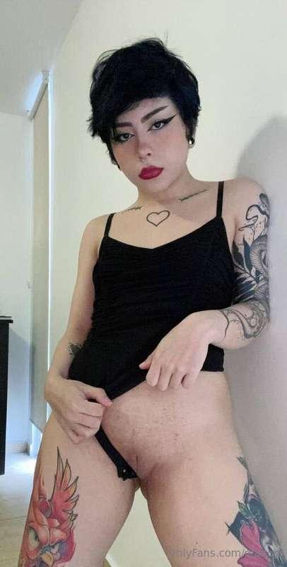 @mistressroxybdsm 🥺 She looks like a small and cute girl, bu..