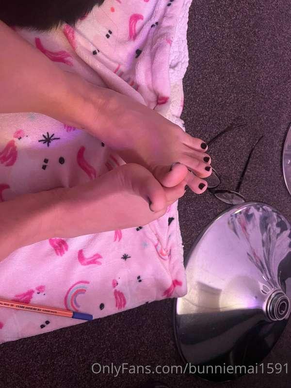 Footjob? 😘😈