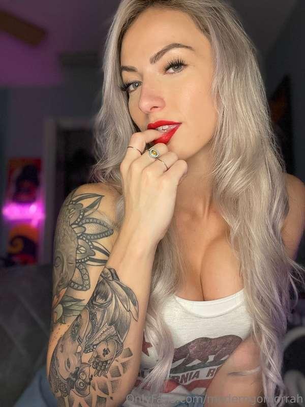 I’m curious how many little white cocks are draining for me ..
