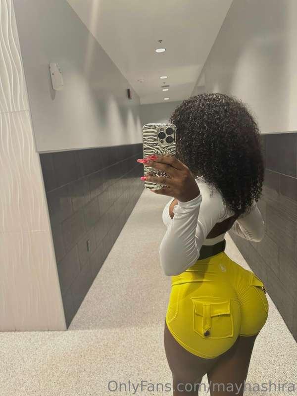 is yellow your new favorite color?😏