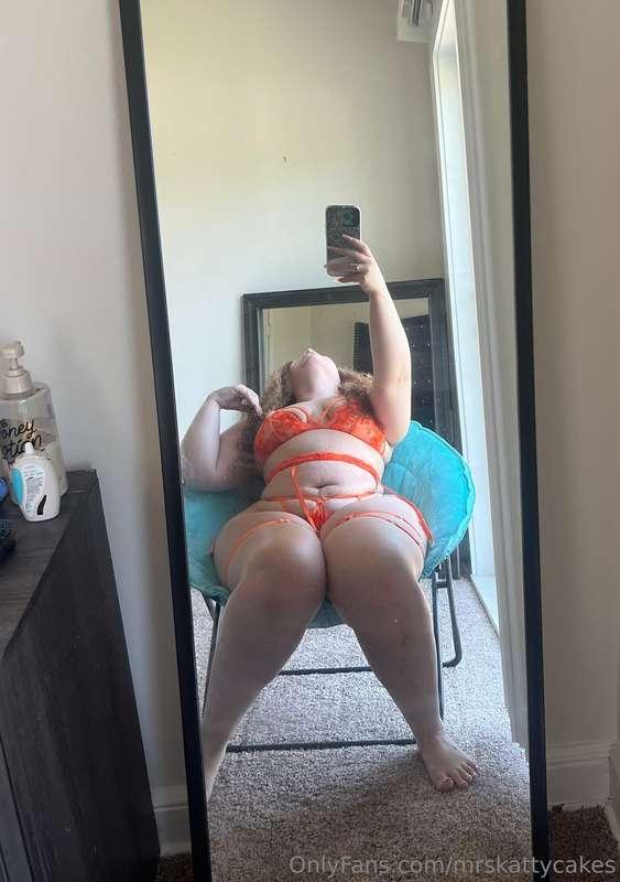 Waiting for the biggest cum shower anyone can give me 💦💦