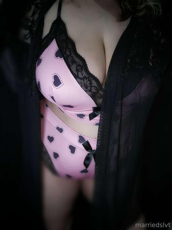 Wanna see me take this off?