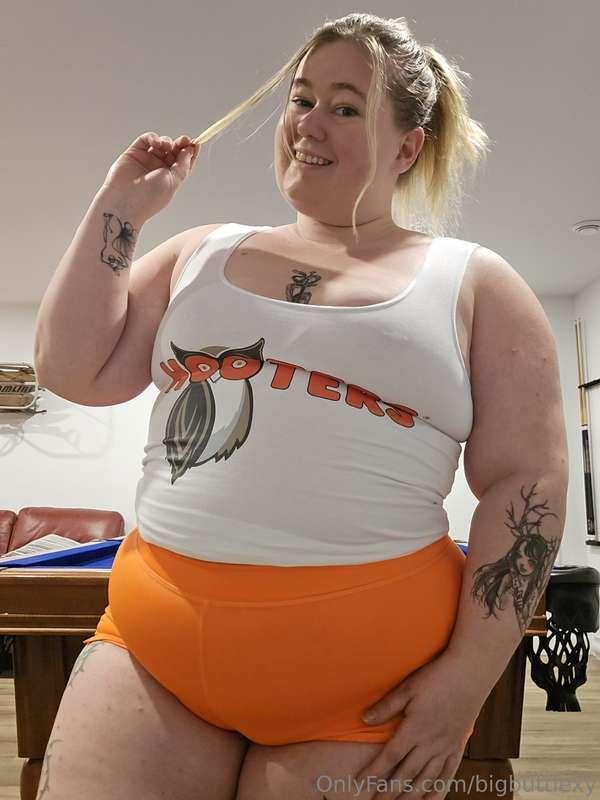 Would you appreciate to be serve by a chubby girl at hooters..