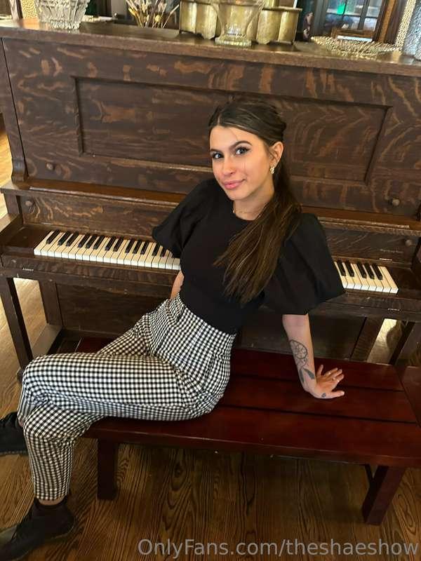 deep blue but you painted me golden 🤍✨🦋