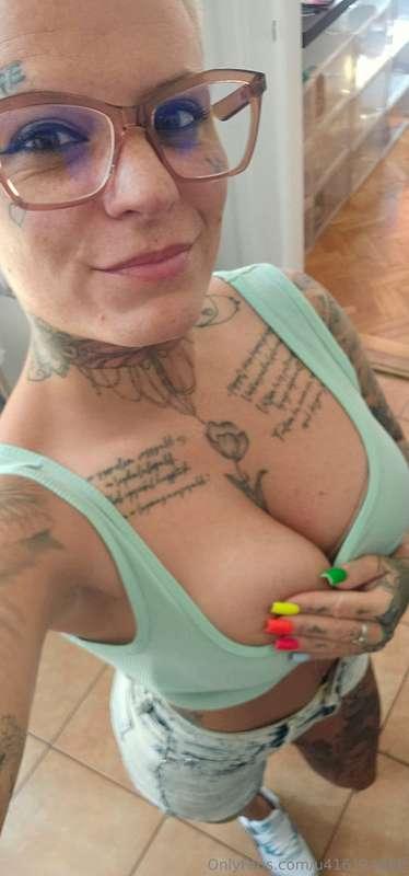 Szemüvegesként indul a nap 😋🌞  Start the day with a pair of ..