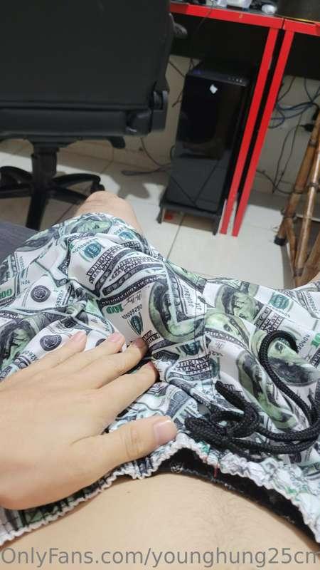 Did you like my new shorts?😇