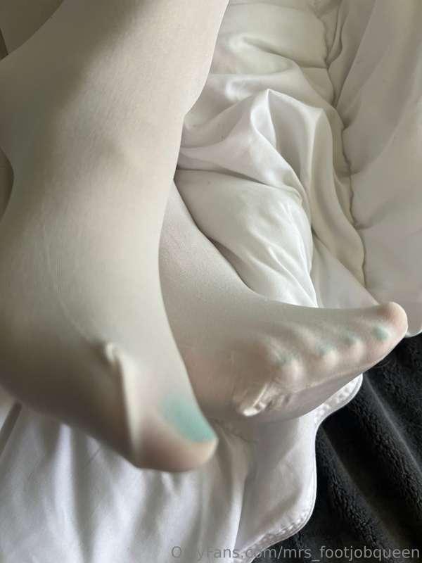 mrs_footjobqueen image #7