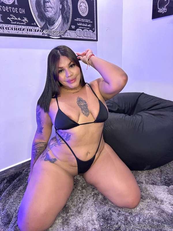 Eyes on me like I'm your favorite view 🤭Can you handle the a..
