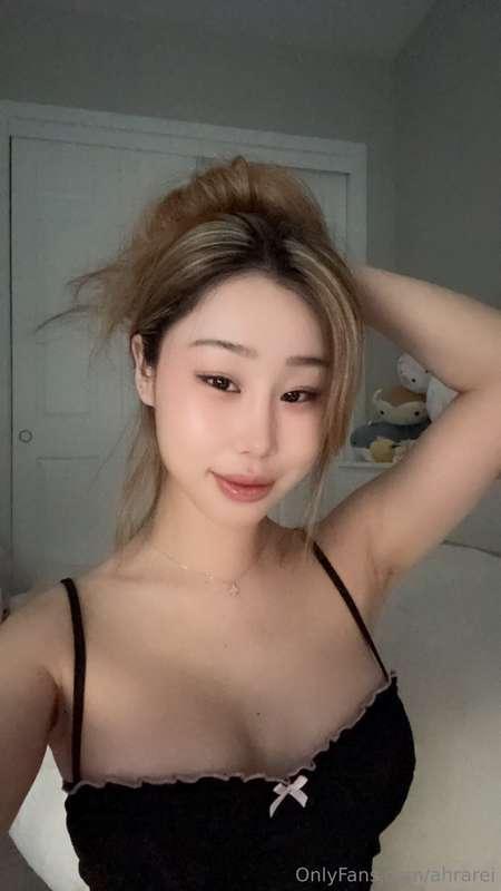 messy hair, don’t care 🌸