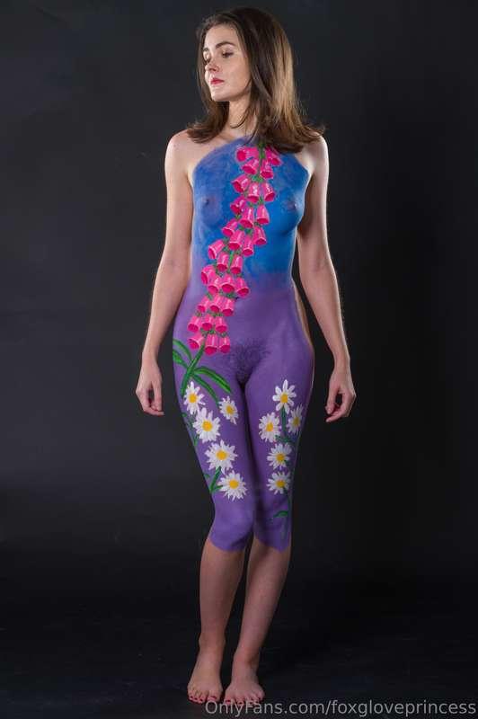 I love getting painted! Photos by Seedlite on instagram