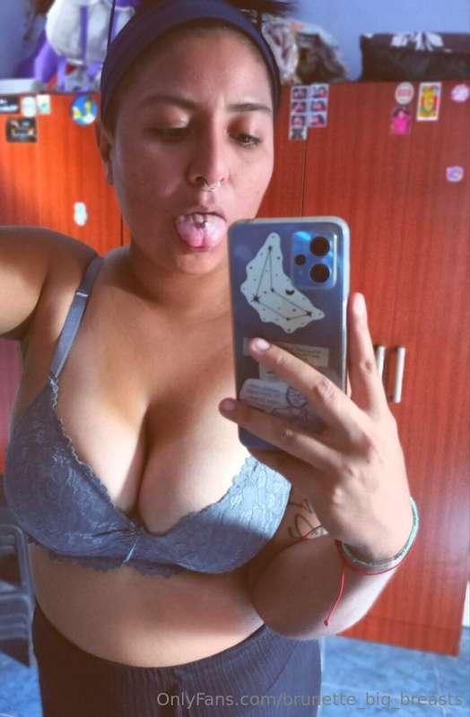 Waiting for your milk 💦