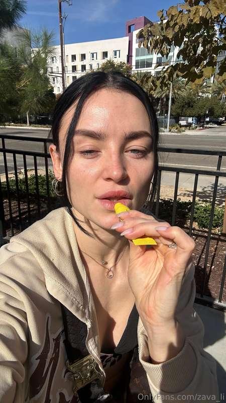 now my lips taste like mangoes, do you want to try? 👅