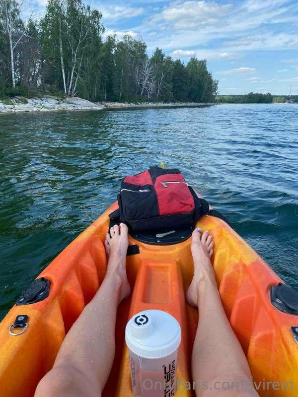 What could be better than a warm summer day by the river? 🤔🙃