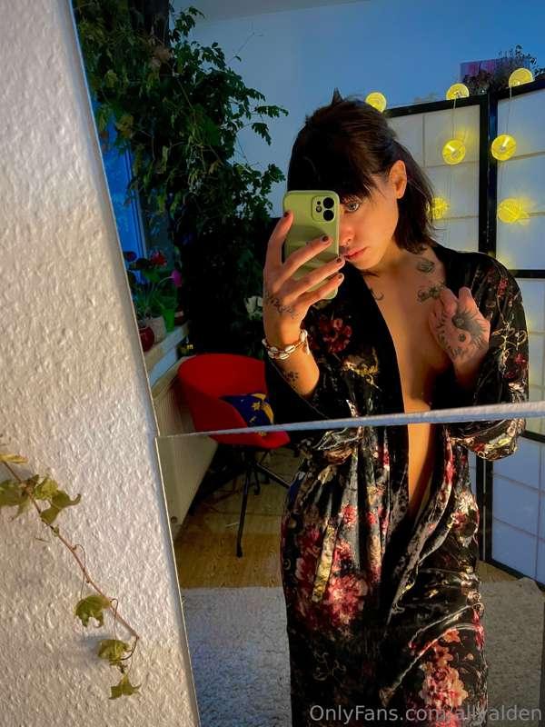 are u down for a sensual night? 🖤
