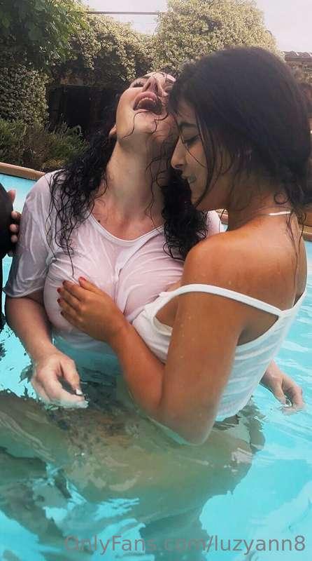 👩‍❤️‍👩🌸🩵se viene contenido con mis amigas 😉 ✨
👩‍❤️‍👩🌸🩵he com..