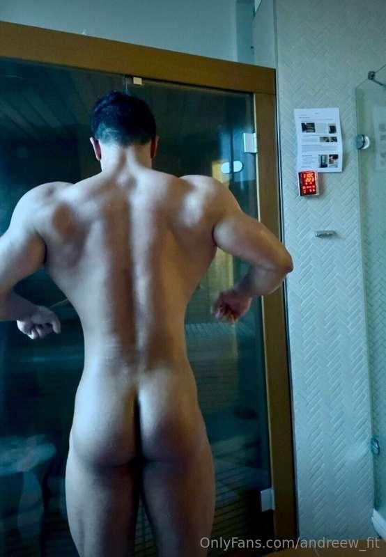 Would you go to the sauna with me?