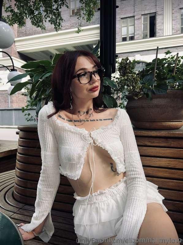 This babe @elizabeth_mylove so cute!! She looks so innocent ..