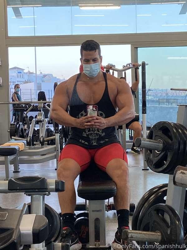 In every gym there is always someone staring...