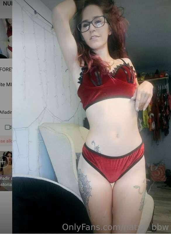 ## FOREVERFREE @bellaenchantressxxx

Petite MILF @bellaencha..