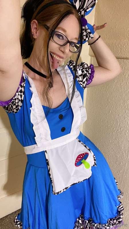 Sexy Wonderland selfies, just for you! 💙🍄