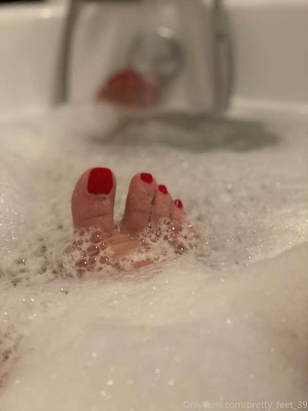 I like to take long, hot bubble bath!😉 🛀🏼 😈