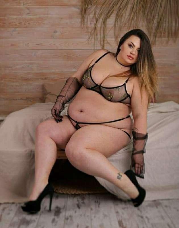 What is the 🔥sexiest🔥 area on my curvy 🍓 body?🥵