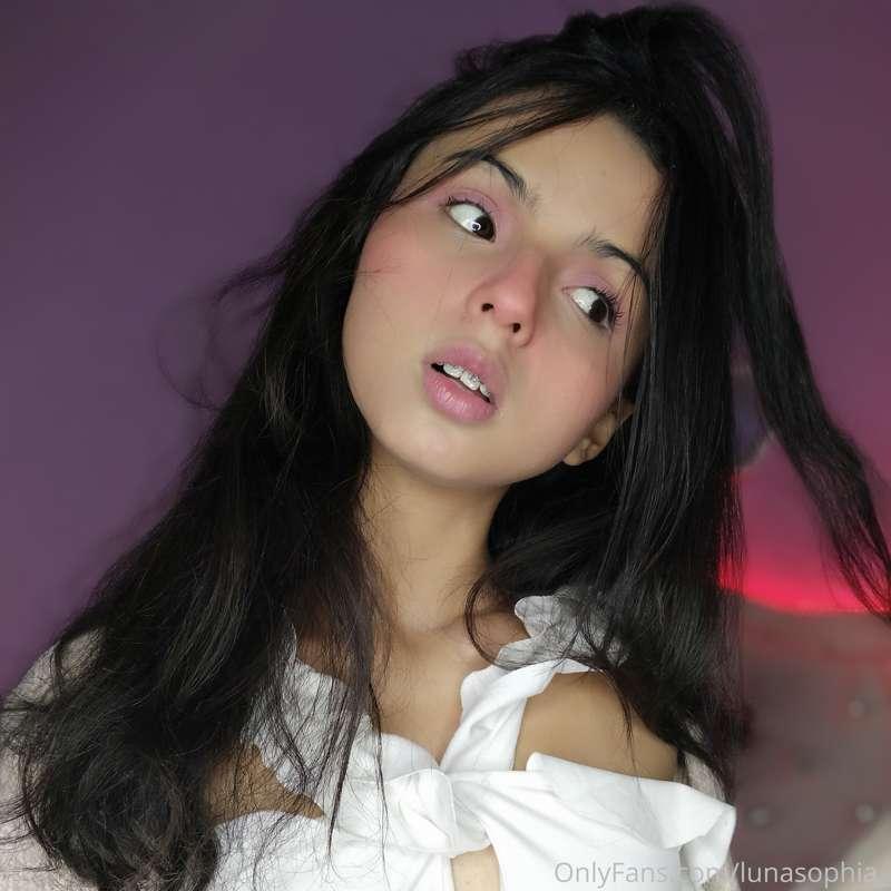 Tell me a secret… I promise I won’t tell 😏