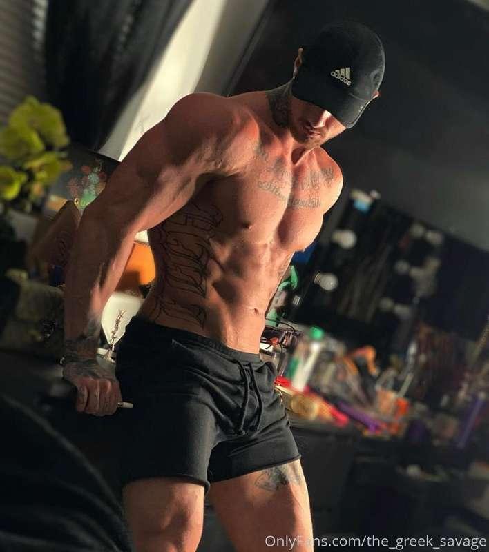 Happy Saturday! I have a surprise for you in my DM’s😏😜