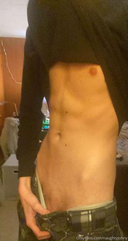 Been trying to work on my abs lol 😉