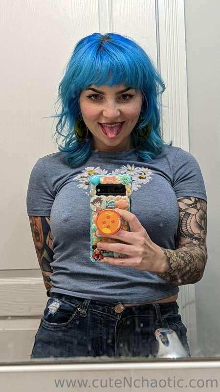 I love not wearing a bra and just letting my big juicy titti..