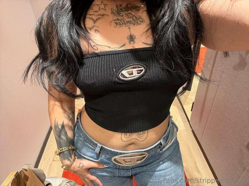 Which part of me will you lick first? 😈👅