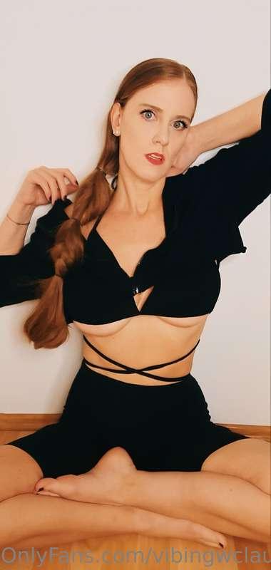 🍒 Fotos ohne Hoddie gibts auf meiner 🔥VIP Page🔥 @vibingwclau..